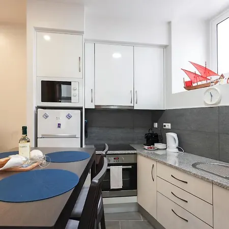 Whome Alfama Spacious 2-bed Near Feira Da Ladra * ליסבון